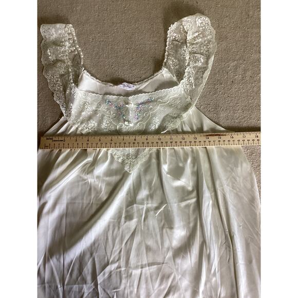 Vanity Fair Women VNTG Satin/lace Nightgown Med  off white EUC Modest Intimates - Picture 6 of 8